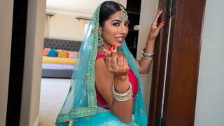 Bollywood HOOKUP! 🇮🇳 Interracial Creampie Doggystyle – She GAGS on his Big Dick 🍆 in 4k (Viral Vidzz)